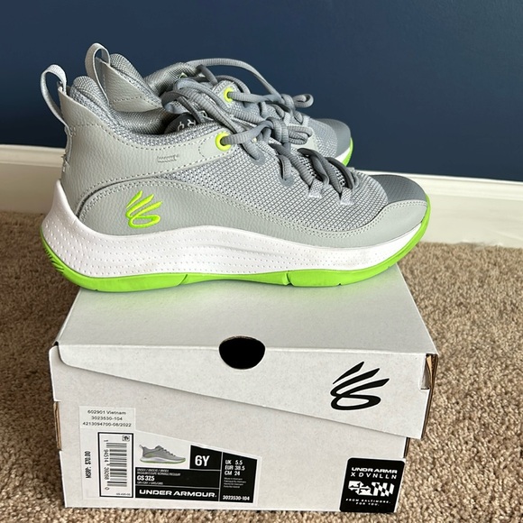 Under Armour Other - Curry 3Z5 basketball shoes